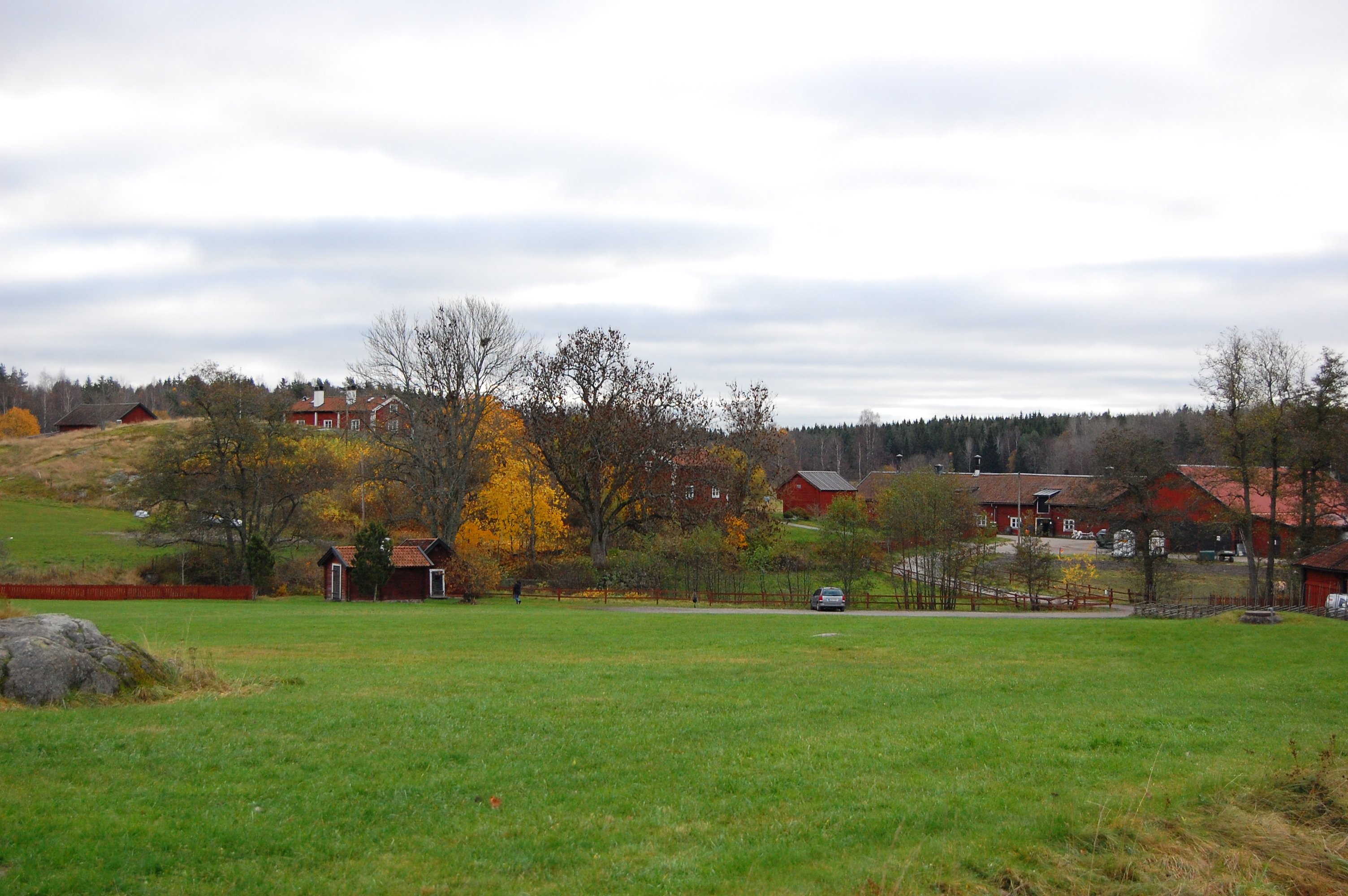 stockholm_hike_farmland2